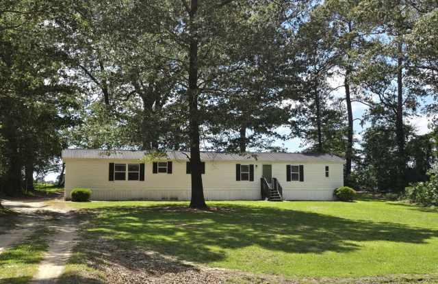 Country Living in Grays Creek! 3 Bedroom, 2 Baths convenient to Hwy 87  Ft Bragg. photos photos