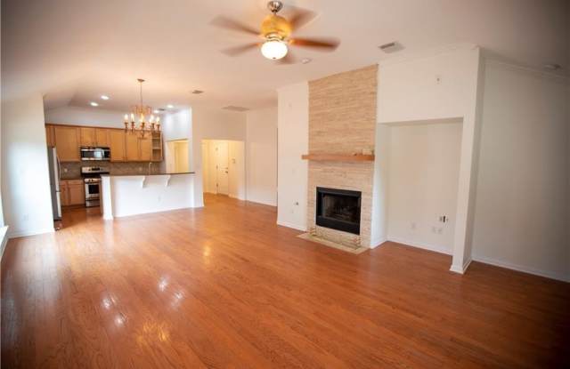 5004  Hibiscus Valley DR Gallery 3