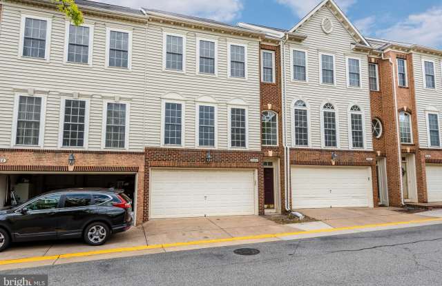 9086 TANYARD LANE - 9086 Tanyard Lane, Laurel Hill, VA 22079