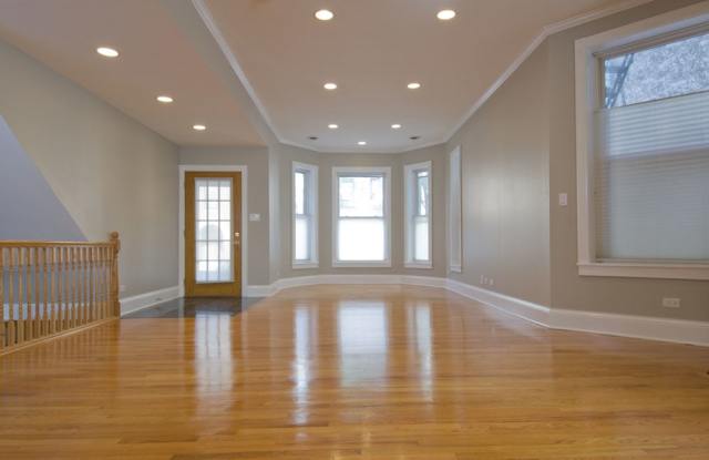 3524 N Wilton Ave Gallery 2