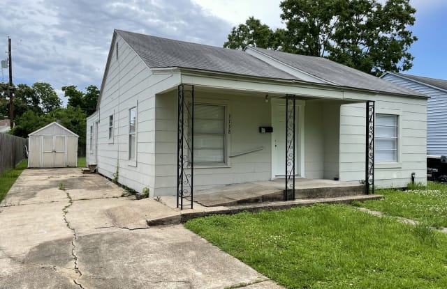 3738 Kinard St - 3738 Kinard Avenue, Groves, TX 77619