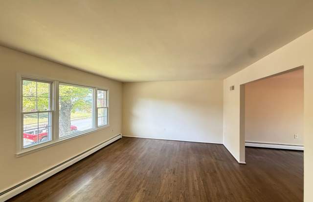 13606 Greenwood Dr Gallery 3