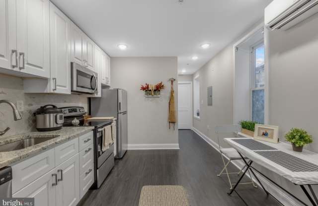 624 N 35TH Street unit: 2 photos photos