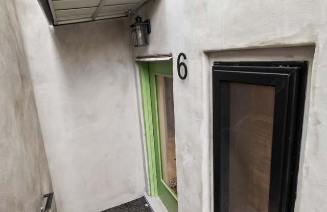 400 S CONKLING Street Gallery 4