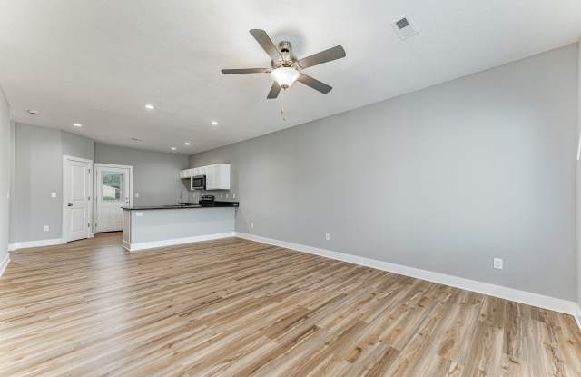 417 Southeast 14th Court - A Gallery 2