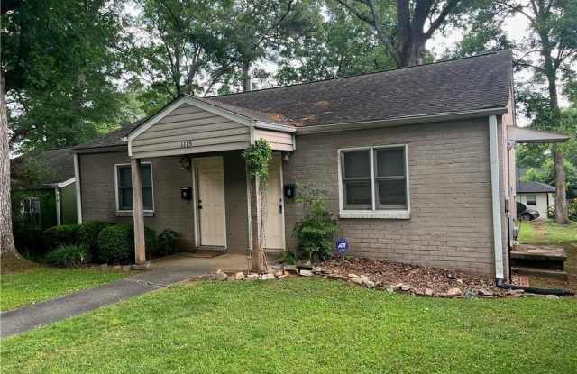1115 Shelby Place SE Gallery 2