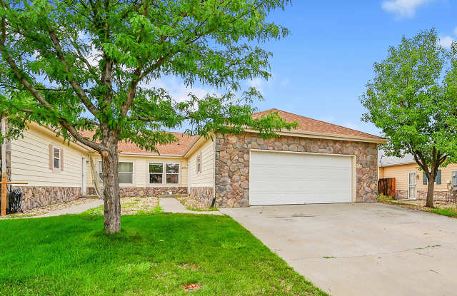2493 Carriage Dr - 2493 Carriage Drive, Milliken, CO 80543