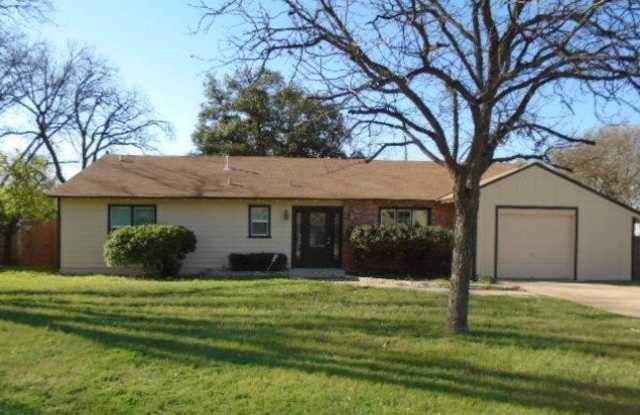 2717 University Ave - 2717 University Avenue, San Angelo, TX 76904