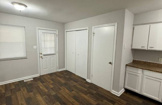 East side - 3 br home Gallery 4
