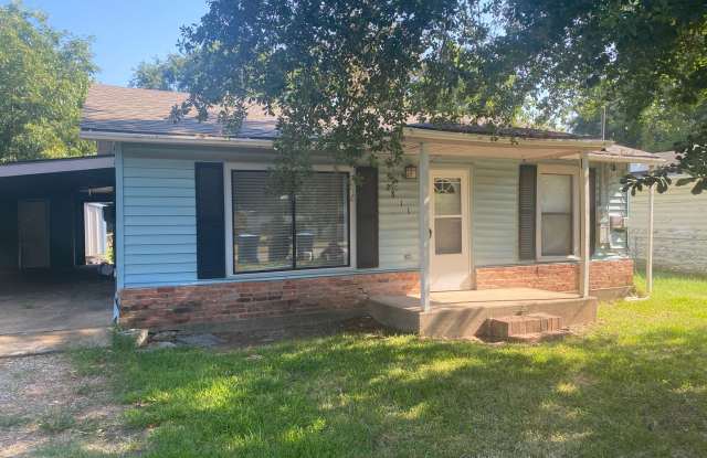 3/2 in Quiet Denison Neighborhood - 2811 West Elm Street, Denison, TX 75020