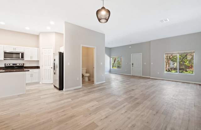 Beautiful 3 bed 2 bathroom home in a peaceful neighborhood Gallery 1