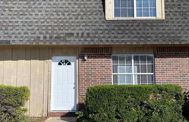 2 Bedroom, 1.5 Bathroom, Two-Story Townhouse with fenced-in backyard in Farmington photos photos