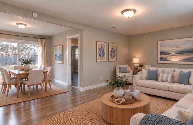 Large 3BR/1BA Near Hospitals and Daffin Park Gallery 1
