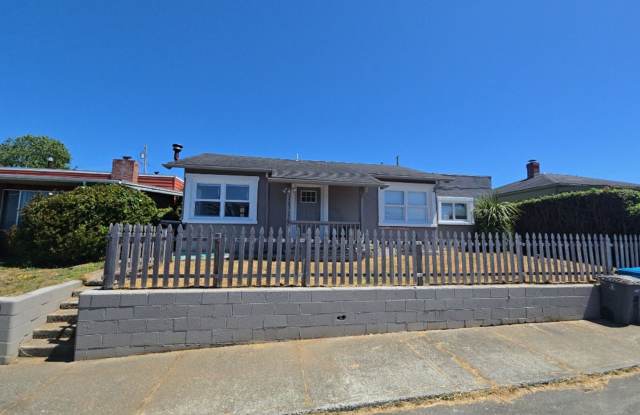 Custom 3BD/2BA Home in Eureka! photos photos