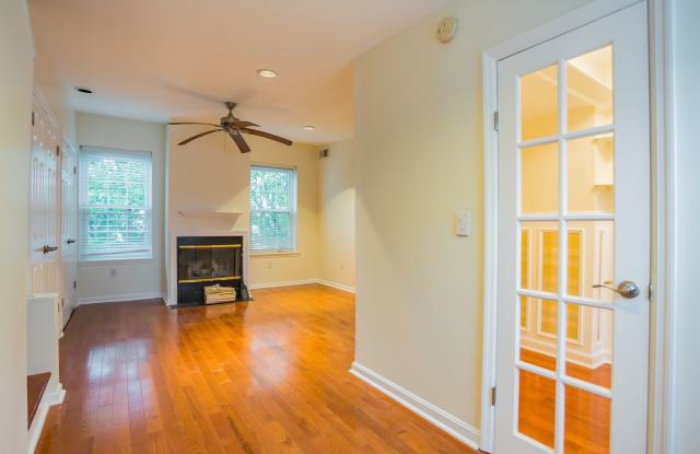 Beautiful 2 Bedroom, 2 Bathroom Historical Row Home photos photos