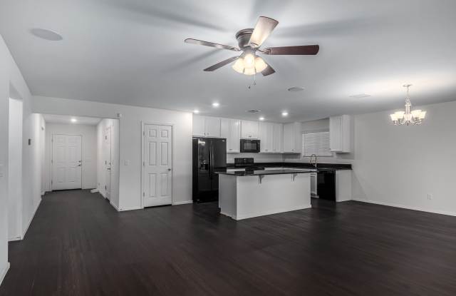1749 East Chanute Pass Gallery 2