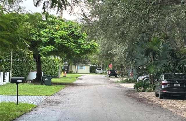 6102 SW 58th St photos photos