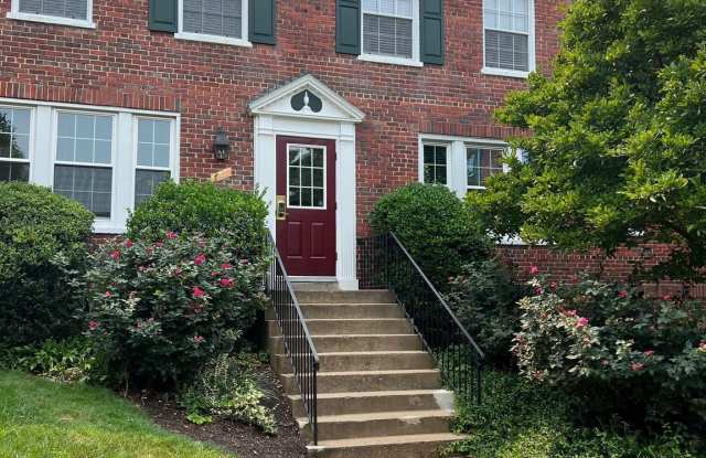 1913 KEY BOULEVARD - 1913 Key Boulevard, Arlington, VA 22201