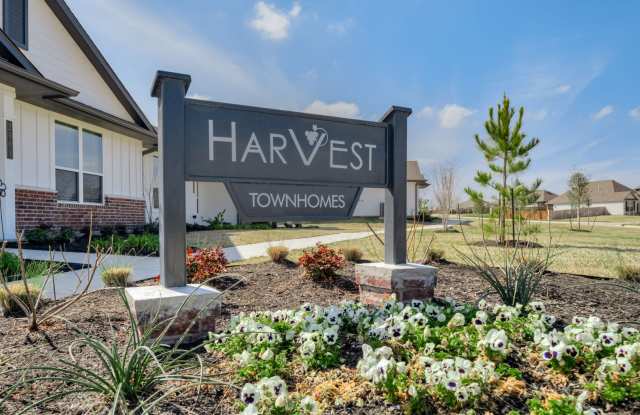 Impeccably Maintained Townhome in Brenham! photos photos