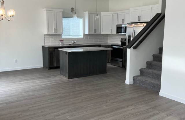 3 Bedroom/3 Bathroom House - 915 46th Avenue South, Moorhead, MN 56560