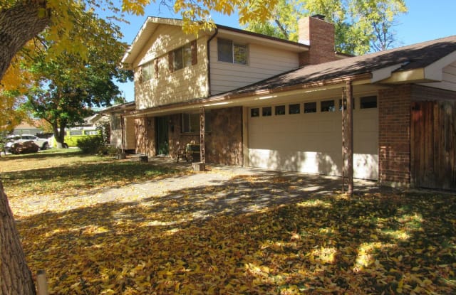 905 Country Club Ct - 905 Country Club Court, Broomfield, CO 80020
