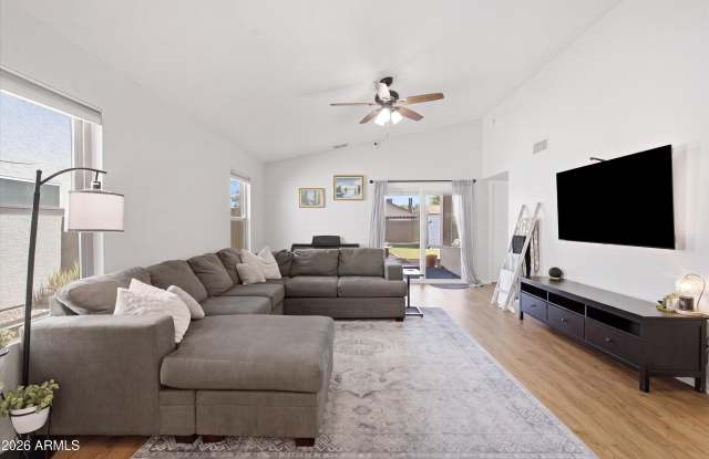8839 W BLUEFIELD Avenue Gallery 4