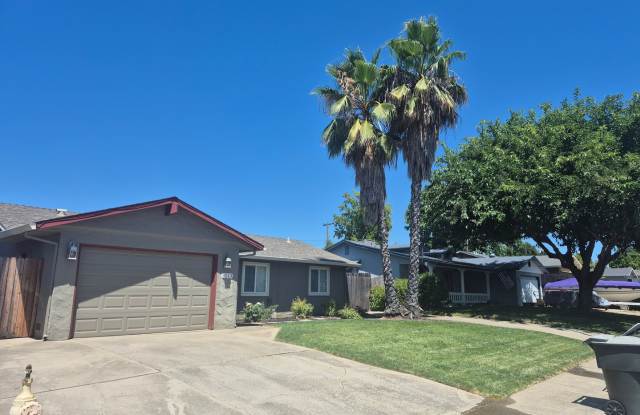 3 Bedroom Orangevale Home - 9213 Castlemont Circle, Orangevale, CA 95662