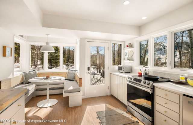 1036 Red Mountain Road Gallery 3