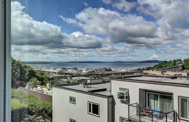 Queen Anne View Condo!!! - 1965 12th Avenue West, Seattle, WA 98119