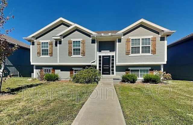 210 Ramblewood Dr photos photos
