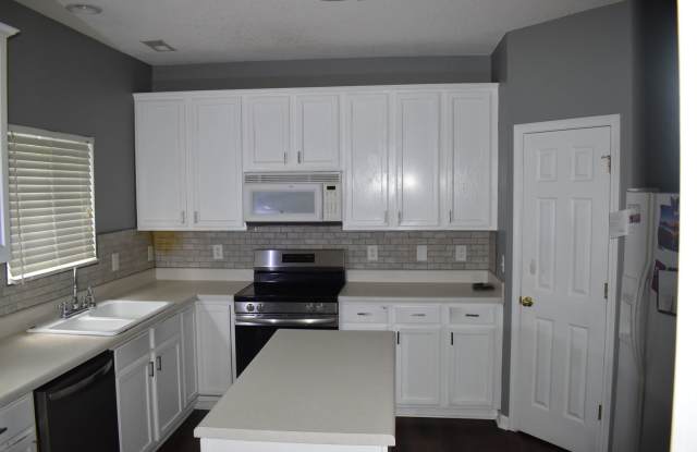 Beautiful Townhome Gallery 4