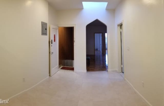 4709 50th ave 2nd fl Gallery 3