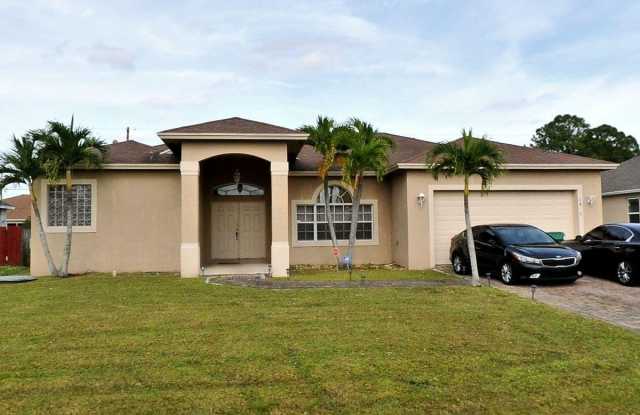 1025 SW Dartmouth Avenue photos photos