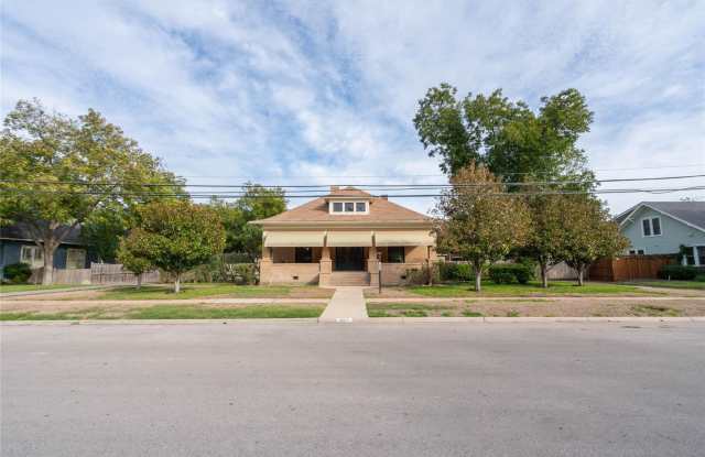 1605 Main St photos photos