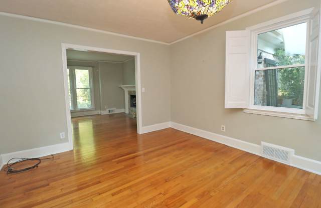 Updated 3 bedroom 2.5 bath home in Sherwood Forest photos photos