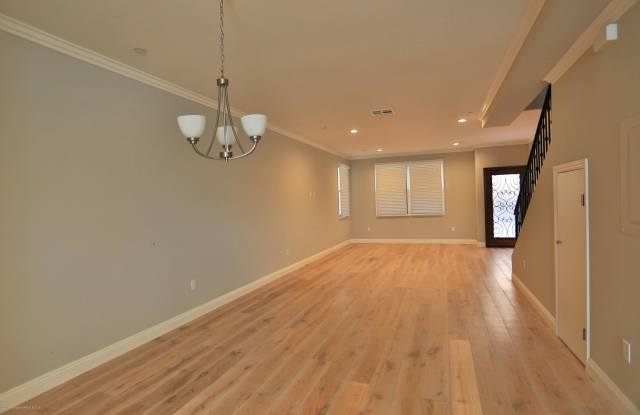 730 S Marengo Avenue Gallery 2