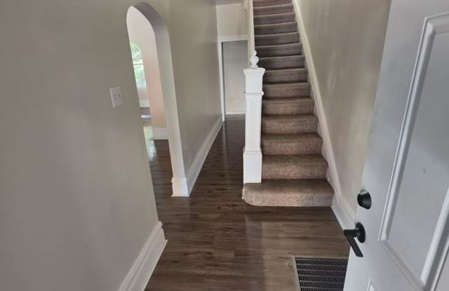 Comfortable 3BR Home in Pittsburgh, Section 8 Considered!! Gallery 3