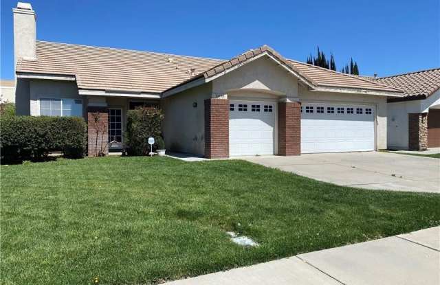 24130 Troyes - 24130 Troyes Lane, Murrieta, CA 92562