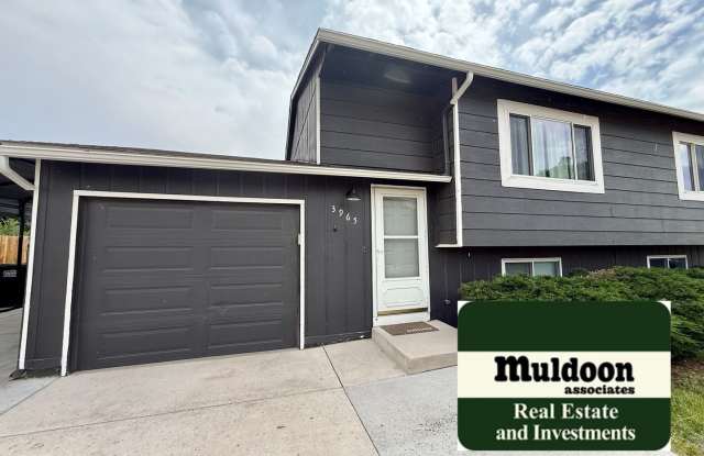 3 Bedroom with Large Corner Lot in 80916 photos photos