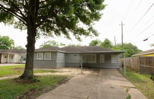 1215 Maplewood Lane - 1215 Maplewood Lane, Pasadena, TX 77502