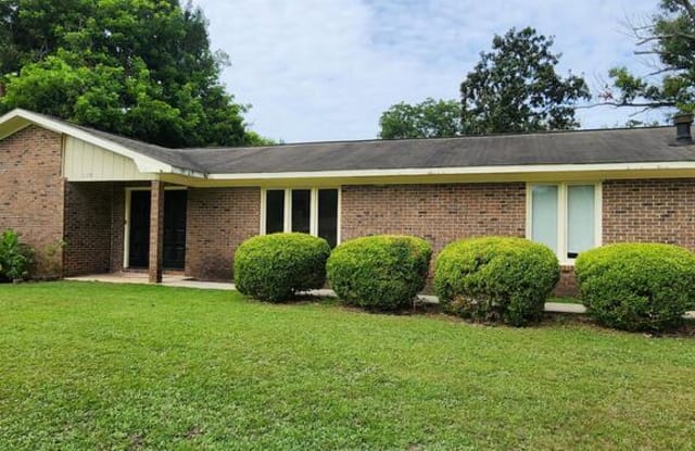 118 Forest Lake Dr - 118 Forest Lake Drive, Warner Robins, GA 31093