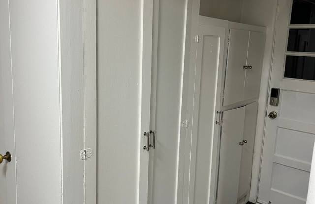 3 Bed, 1 Bath Home with Fenced Yard Gallery 3