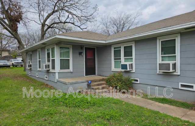 1306 N Travis St photos photos