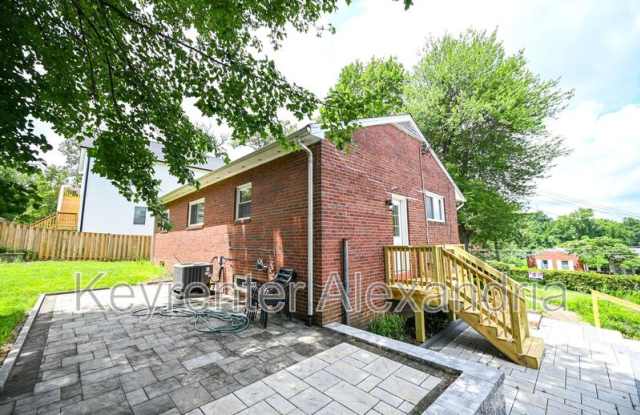 2826 James Dr photos photos