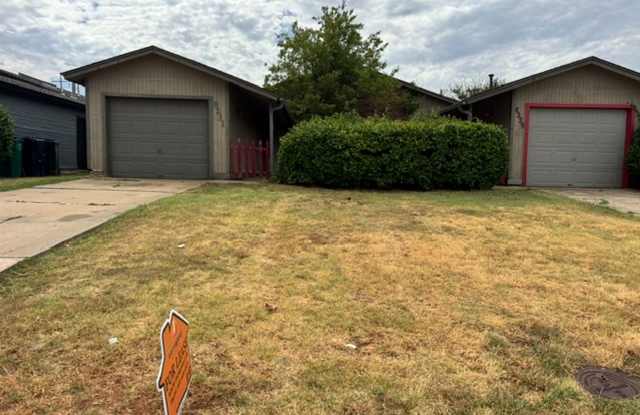 2 bedrooms + a flex space for rent! 1 and 1/2 baths with a 1 car garage duplex for in SW OKC! near S. Western and I-240. photos photos