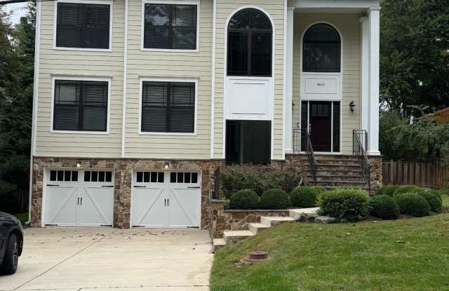 8612 RIDGE Road Gallery 1