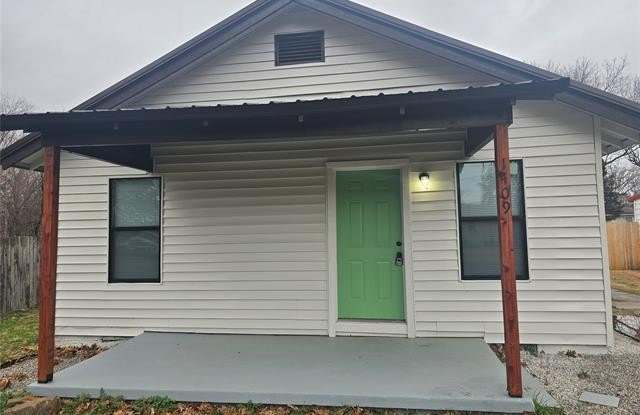 1409 Summit Street photos photos