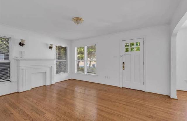 6122 Tremont Street Gallery 2