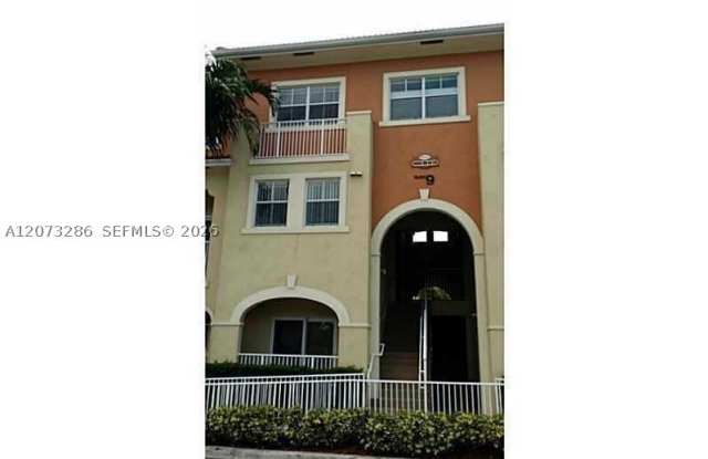 10800 NW 88th Ter Gallery 3