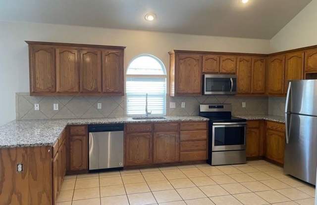 12905 Farmington Drive Gallery 4